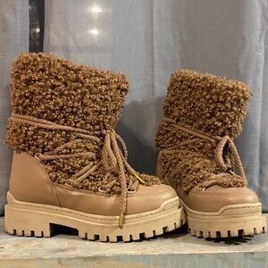 Inuikii Brown Textured Winter Boots